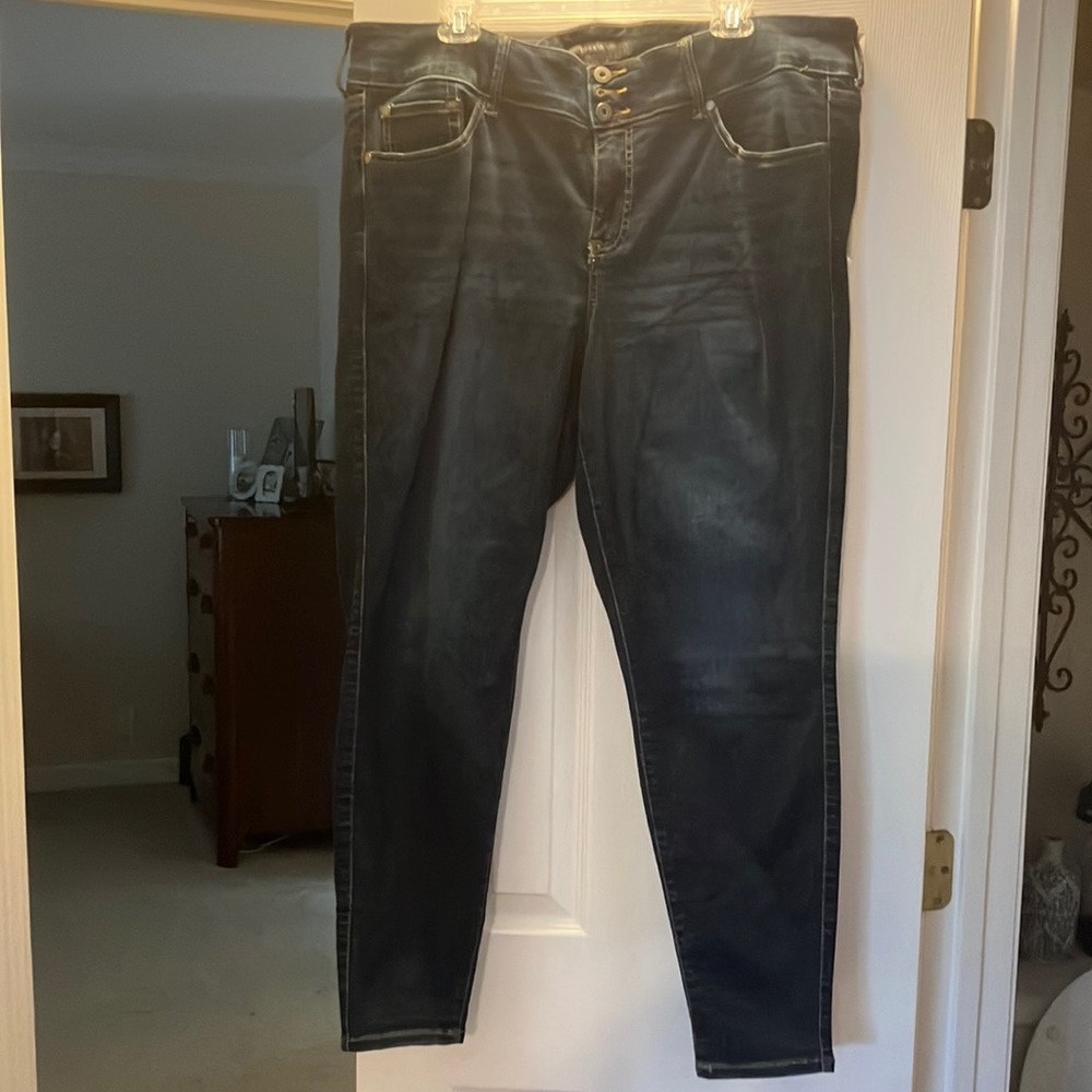 Torrid dark washed stretch jeans 20R